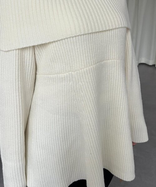 prose verse(プロズヴェール)の「【静電気防止】オフショルペプラムニット(ニット/セーター・レディース・ブラック/オフホワイト・LARGE/MEDIUM)」の21枚目の写真