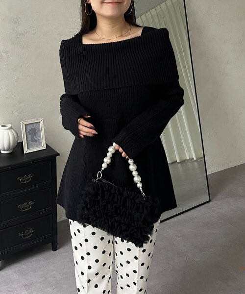 prose verse(プロズヴェール)の「【静電気防止】オフショルペプラムニット(ニット/セーター・レディース・ブラック/オフホワイト・LARGE/MEDIUM)」の12枚目の写真