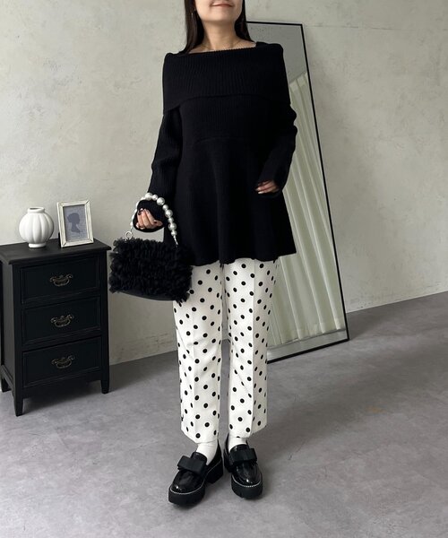 prose verse(プロズヴェール)の「【静電気防止】オフショルペプラムニット(ニット/セーター・レディース・ブラック/オフホワイト・LARGE/MEDIUM)」の9枚目の写真