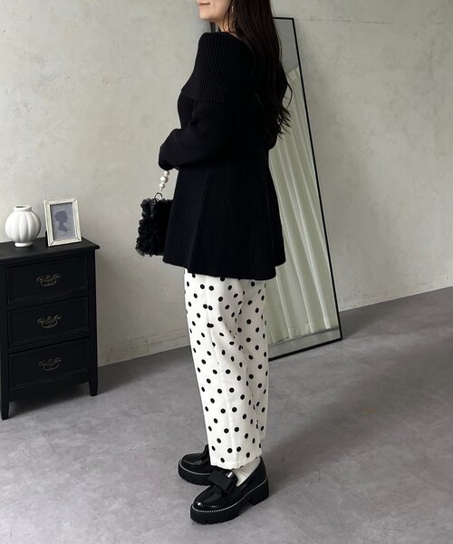 prose verse(プロズヴェール)の「【静電気防止】オフショルペプラムニット(ニット/セーター・レディース・ブラック/オフホワイト・LARGE/MEDIUM)」の10枚目の写真