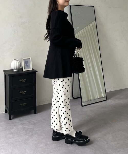 prose verse(プロズヴェール)の「【静電気防止】オフショルペプラムニット(ニット/セーター・レディース・ブラック/オフホワイト・LARGE/MEDIUM)」の4枚目の写真