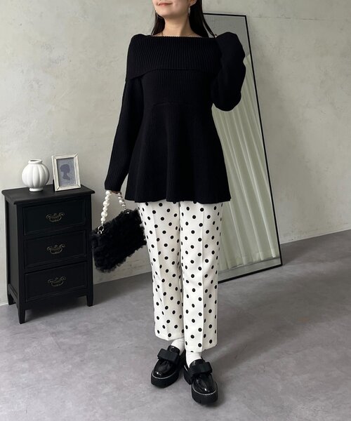 prose verse(プロズヴェール)の「【静電気防止】オフショルペプラムニット(ニット/セーター・レディース・ブラック/オフホワイト・LARGE/MEDIUM)」の5枚目の写真