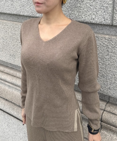 JENNE(ジェンヌ)の「Vネックウールニット(カーディガン/ボレロ・レディース・グレー/ブラック/モカ・LARGE/MEDIUM/SMALL)」の8枚目の写真