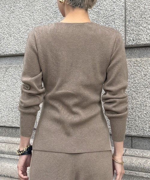 JENNE(ジェンヌ)の「Vネックウールニット(カーディガン/ボレロ・レディース・グレー/ブラック/モカ・LARGE/MEDIUM/SMALL)」の9枚目の写真