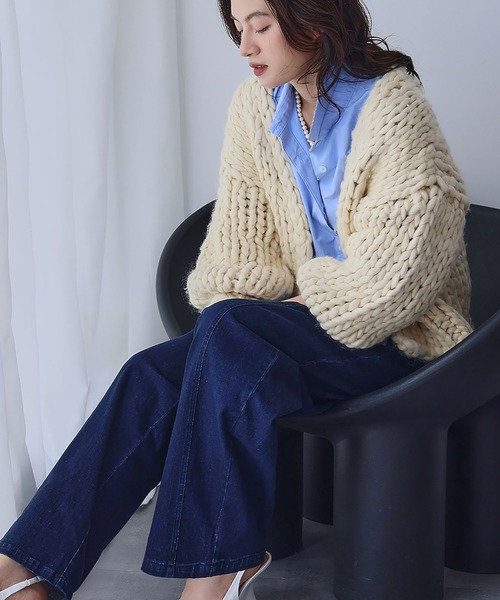 ELFRANK(エルフランク)の「ざっくり編み チャンキーニット カーディガン(カーディガン/ボレロ・レディース・アイボリー/モカ・FREE)」の10枚目の写真
