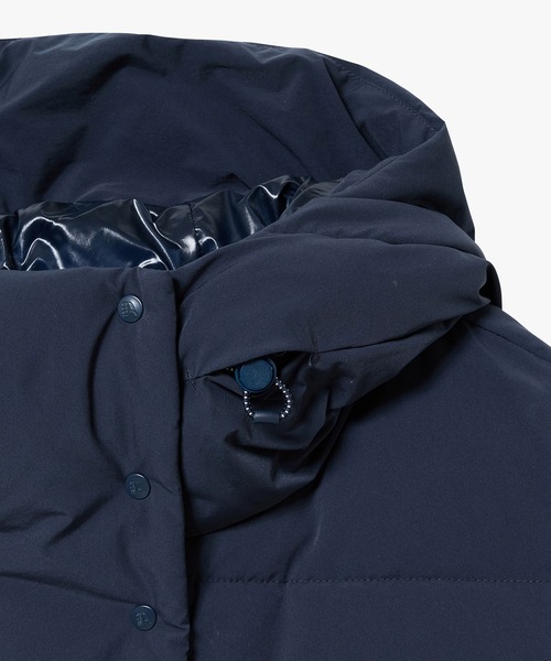 AIGLE（エーグル）の「撥水 インサレーション ミドルパフコート ジャケット（ダウンジャケット/コート・レディース・オフホワイト/ダークネイビー・M/XS/S）」の4枚目の写真