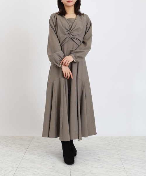 ASTORIA ODIER(アストリアオディール)の「ツイストフレアワンピース(花柄・千鳥格子柄)(ワンピース・レディース・キャメル/ブラック/グレイッシュベージュ・MEDIUM)」の11枚目の写真