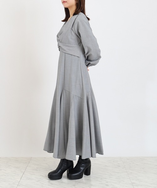 ASTORIA ODIER(アストリアオディール)の「ツイストフレアワンピース(花柄・千鳥格子柄)(ワンピース・レディース・キャメル/ブラック/グレイッシュベージュ・MEDIUM)」の19枚目の写真