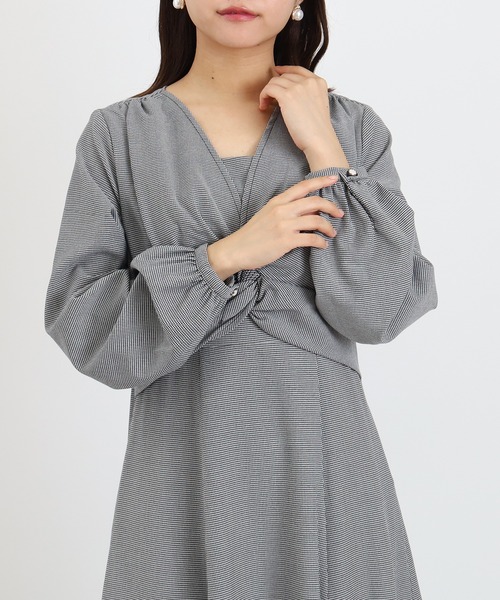 ASTORIA ODIER(アストリアオディール)の「ツイストフレアワンピース(花柄・千鳥格子柄)(ワンピース・レディース・キャメル/ブラック/グレイッシュベージュ・MEDIUM)」の21枚目の写真