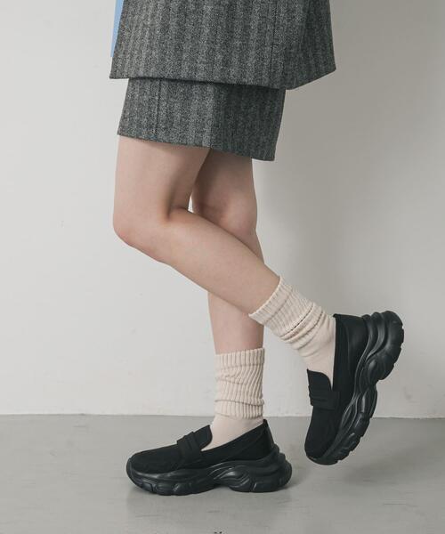 SENSE OF PLACE by URBAN RESEARCH（センスオブプレイスバイアーバンリサーチ）の「『軽量』スニーカーソールローファー（ローファー・レディース・ブラック・SMALL/LARGE/MEDIUM）」の2枚目の写真