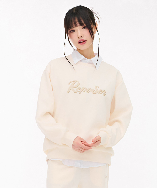CHASECULT(チェイスカルト)の「女性レタリンググラフィックスウェットシャツ-アイボリー(スウェット・レディース・アイボリー・90/85)」の2枚目の写真