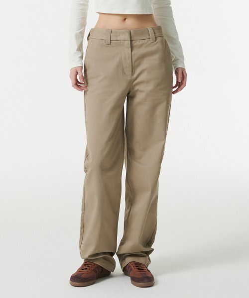 MUSINSA STANDARD WOMAN（ムシンサスタンダードウーマン）の「ウィメンズヘビーウェイトCPレギュラーフィットチノパンツ[ベージュ]（その他パンツ・レディース・その他・27/28/29/30/24/25/26）」の2枚目の写真