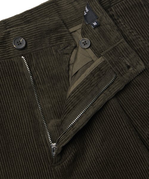 MUSINSA STANDARD(ムシンサスタンダード)の「ワイドコーデュロイパンツ【ダスティカーキ】(その他パンツ・メンズ・その他・29/30/31/33/26/27/28/38/36/34/32)」の4枚目の写真