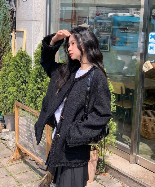 VANONE ATELIER(バノンアトリエ)の「O3735 ラウンドツイードジャケット_ブラック(テーラードジャケット・レディース・ブラック・FREE)」の4枚目の写真