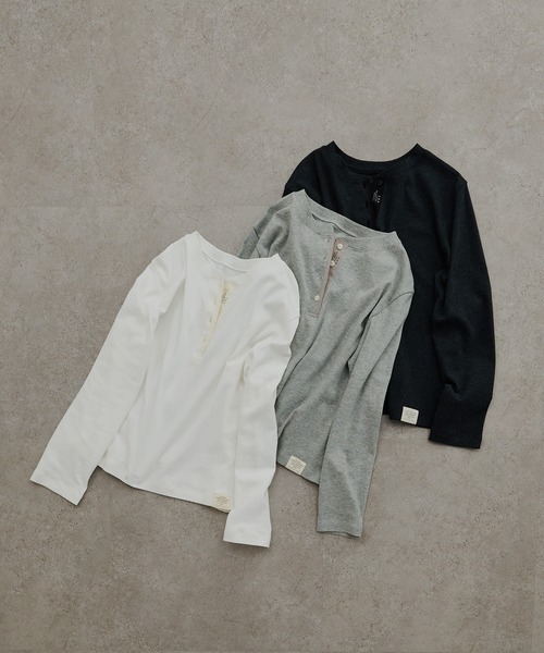 PUAL CE CIN（ピュアルセシン）の「スムース起毛2WAYヘンリーネックカットソー（Tシャツ/カットソー・レディース・オフホワイト/グレー/チャコール・FREE）」の4枚目の写真