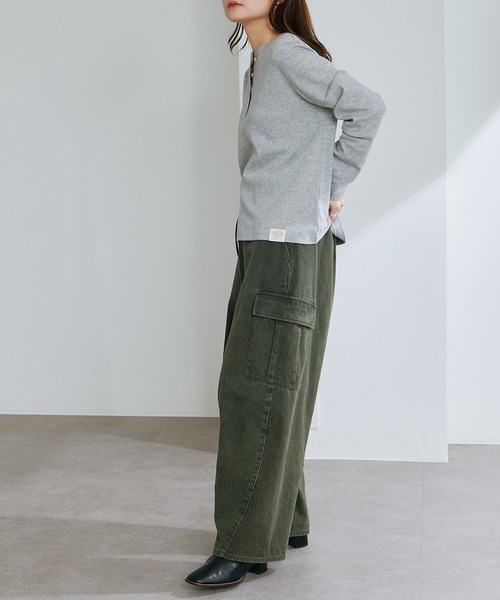 PUAL CE CIN（ピュアルセシン）の「スムース起毛2WAYヘンリーネックカットソー（Tシャツ/カットソー・レディース・オフホワイト/グレー/チャコール・FREE）」の21枚目の写真