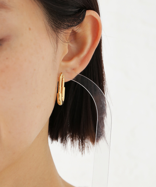 IENA LA BOUCLE（イエナラブークル）の「OTIUMBERG./オティウムバーグ Large Stapleフープピアス OT0029-2610（ピアス（両耳用）・レディース・ゴールド・FREE）」の8枚目の写真
