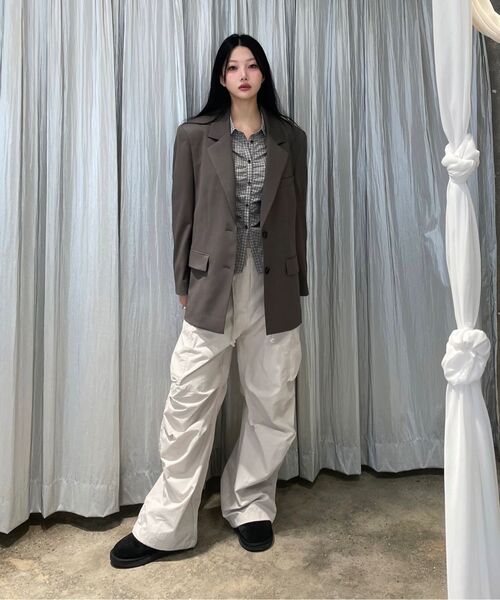 INSILENCE WOMEN（インサイレンスウーマン）の「ミニマルオーバーサイズブレザーBLACK（テーラードジャケット・レディース・その他・X-SMALL/SMALL/MEDIUM）」の3枚目の写真