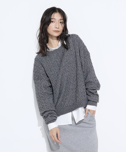 COMME CA Wardrobe(コムサワードローブ)の「ケーブル編 ニットプルオーバー(ニット/セーター・レディース・アイボリー/チャコール/イエロー・FREE)」の12枚目の写真