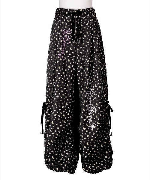 rurumu:(ルルムウ)の「rurumu:/ルルムウ/drawstring rhinestone cargo pants(その他パンツ・レディース・グレー/オリーブ/ブラック/アイボリー・L/M)」の1枚目の写真