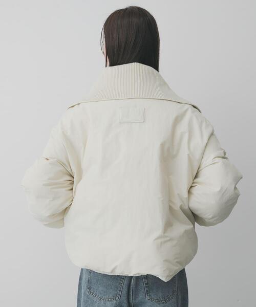 SENSE OF PLACE by URBAN RESEARCH(センスオブプレイスバイアーバンリサーチ)の「ビッグカラーショートパフジャケット(ダウンジャケット/コート・レディース・カーキ/ライトベージュ/ブラック・ONE)」の5枚目の写真