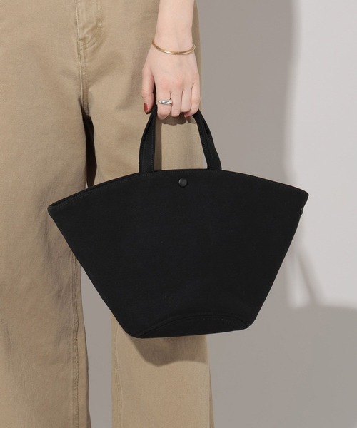 GEORGE'S（ジョージズ）の「【EARTH MADE】クルミボタントート（トートバッグ・レディース・アイボリー/ブラック・FREE）」の2枚目の写真