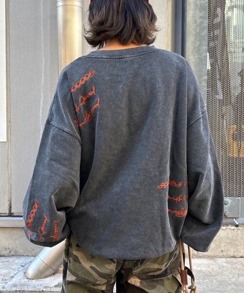 SOUNDSGOOOOD(サウンズグッド)の「【SOUNDS GOOOOD】DOGプリント刺繍ヴィンテージスウェット(スウェット・レディース・グリーン/パープル/グレー/ブラック・ONE SIZE)」の8枚目の写真