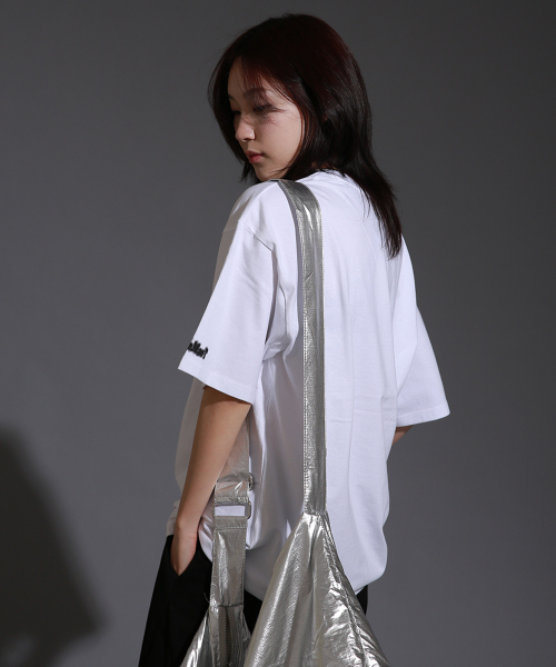 LIKE THE MOST(ライクザモースト)の「LTMT モノグラムラウンドオーバーTシャツ_ホワイト(Tシャツ/カットソー・レディース・その他・S/M/L/XL)」の2枚目の写真
