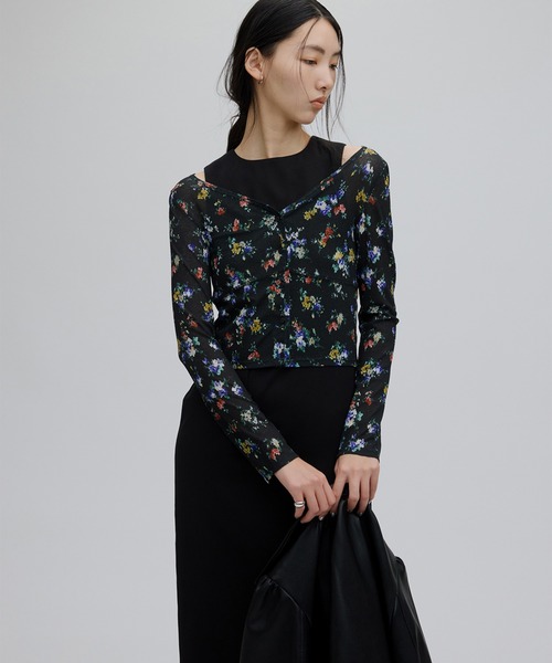Ameri(アメリ)の「SHEER RIB CARDIGAN WITH STRAIGHT DRESS(ワンピース・レディース・アイボリー/ブラック・SMALL/MEDIUM)」の11枚目の写真