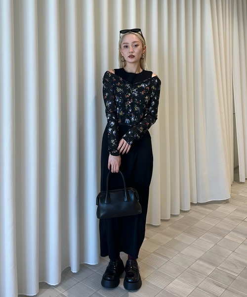 Ameri(アメリ)の「SHEER RIB CARDIGAN WITH STRAIGHT DRESS(ワンピース・レディース・アイボリー/ブラック・SMALL/MEDIUM)」の16枚目の写真