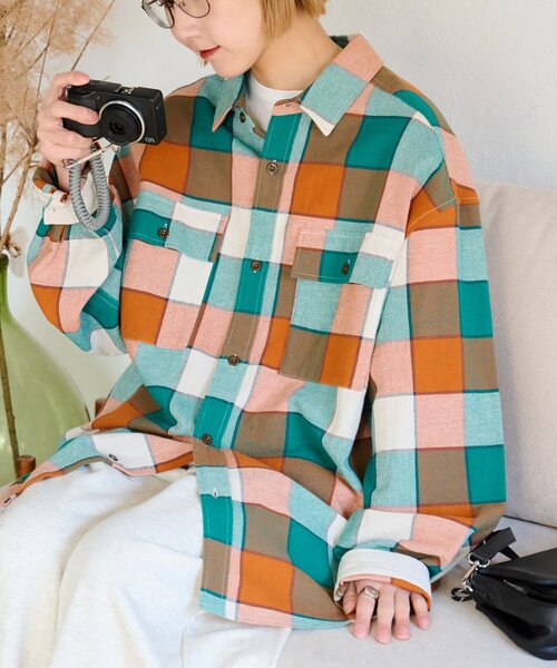 CIAOPANIC TYPY(チャオパニックティピー)の「【ユニセックス】パナマ織り/袖配色/チェックシャツジャケット(シャツ/ブラウス・メンズ・ベージュ/ピンク/ブラウン/グリーン・MEDIUM/LARGE)」の3枚目の写真