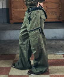 Knee Pin-Tuck Zippered Cargo Pants (Khaki)