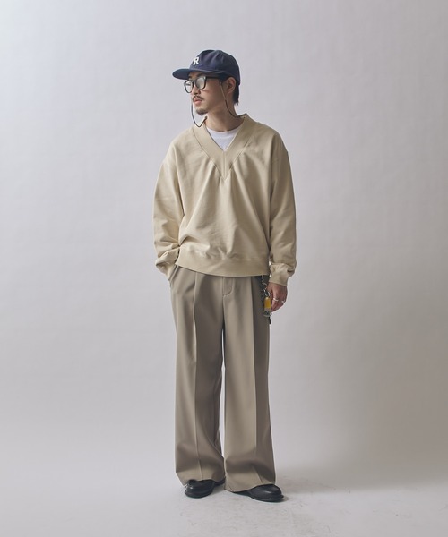 Lui's（ルイス）の「クリーンスノーウォッシュVネックスウェット（スウェット・メンズ・アイボリー/ブラック・S/M）」の12枚目の写真