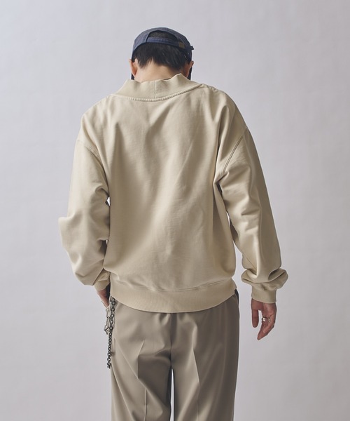 Lui's（ルイス）の「クリーンスノーウォッシュVネックスウェット（スウェット・メンズ・アイボリー/ブラック・S/M）」の11枚目の写真