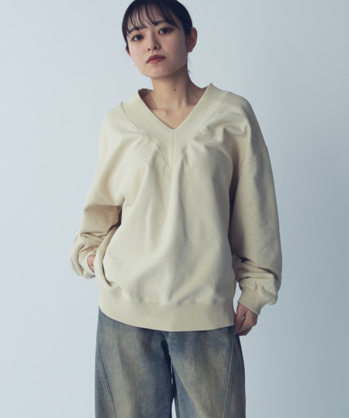 Lui's(ルイス)の「クリーンスノーウォッシュVネックスウェット(スウェット・メンズ・アイボリー/ブラック・S/M)」の8枚目の写真