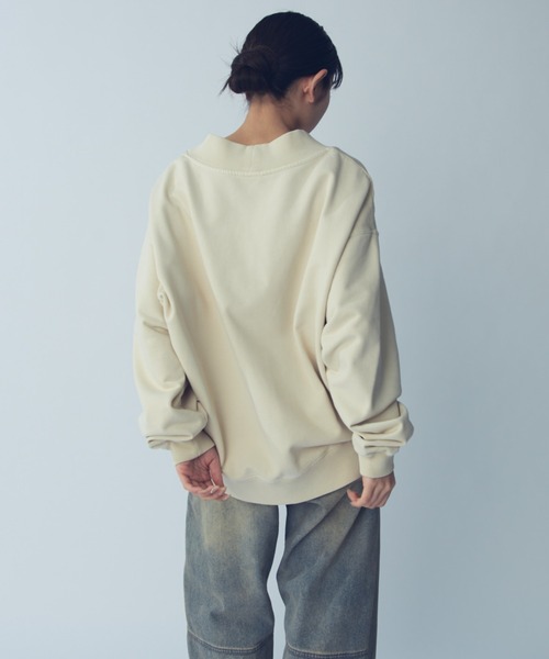 Lui's(ルイス)の「クリーンスノーウォッシュVネックスウェット(スウェット・メンズ・アイボリー/ブラック・S/M)」の10枚目の写真