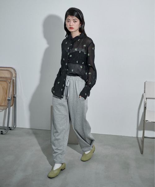THE YOn（ザヨン）の「フェイクレザーヒールメッシュパンプス（パンプス・レディース・セージグリーン/ピンク/ホワイト・39/38/37）」の10枚目の写真