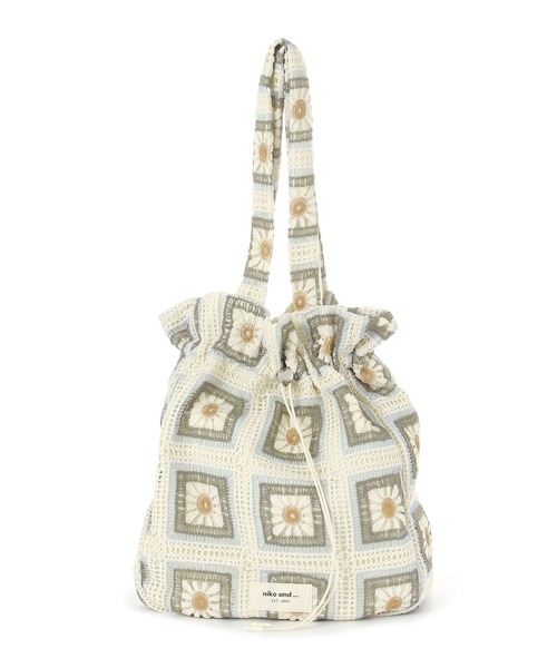 niko and...(ニコアンド)の「【A4サイズ収納可能】レーストートバッグ(トートバッグ・レディース・その他1/イエロー/ナチュラル/ブラック・0)」の4枚目の写真