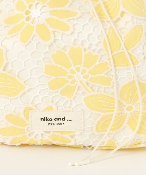 niko and...(ニコアンド)の「【A4サイズ収納可能】レーストートバッグ(トートバッグ・レディース・その他1/イエロー/ナチュラル/ブラック・0)」の18枚目の写真