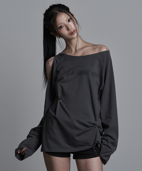 as you are(アズユーアー)の「カットアウトピアスロングスリーブチャコール(Tシャツ/カットソー・レディース・その他・OS)」の1枚目の写真