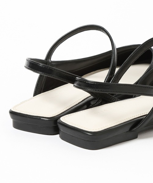 LEPSIM（レプシィム）の「ストラップミュールパンプス　647404（パンプス・レディース・シルバー/ブラック・LARGE/MEDIUM）」の20枚目の写真