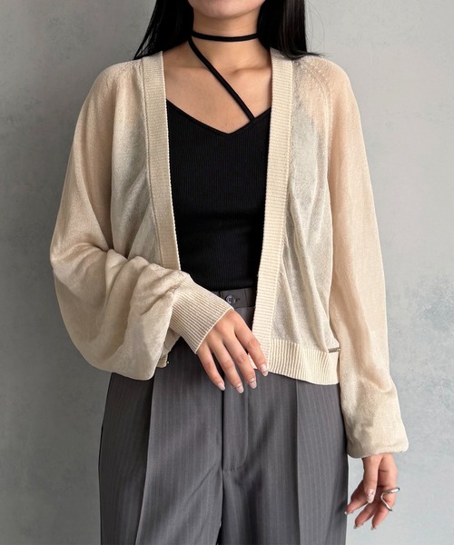 &g'aime(アンジェム)の「【&g'aime 】ホックフロントシアーカーディガン Hook-Front Sheer Cardigan(ニット/セーター・レディース・チャコールグレー/ブルー/アイボリー/ブラック・FREE)」の2枚目の写真