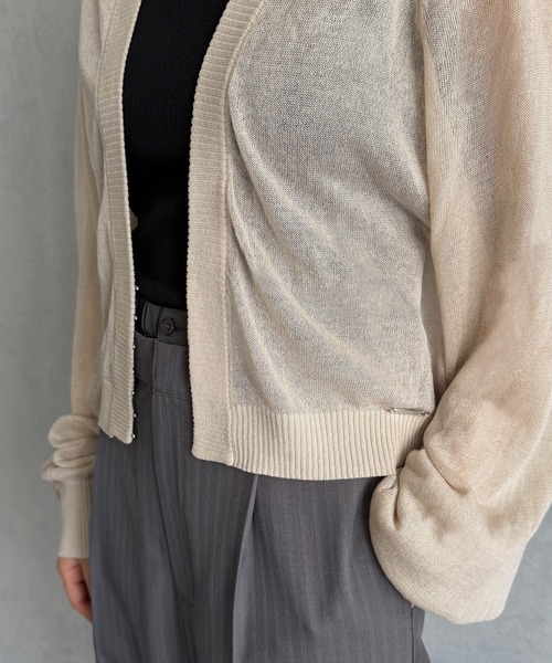 &g'aime(アンジェム)の「【&g'aime 】ホックフロントシアーカーディガン Hook-Front Sheer Cardigan(ニット/セーター・レディース・チャコールグレー/ブルー/アイボリー/ブラック・FREE)」の11枚目の写真