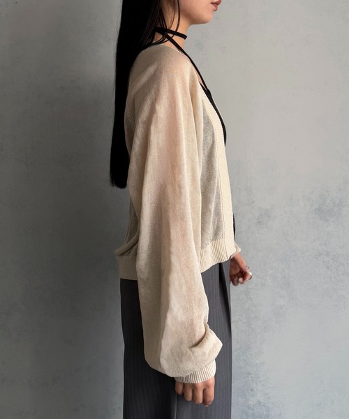 &g'aime(アンジェム)の「【&g'aime 】ホックフロントシアーカーディガン Hook-Front Sheer Cardigan(ニット/セーター・レディース・チャコールグレー/ブルー/アイボリー/ブラック・FREE)」の7枚目の写真