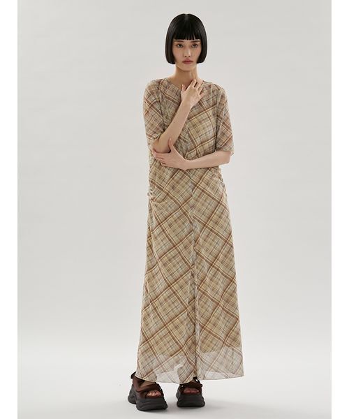 emmi(エミ)の「シアーメッシュチェックワンピース(ワンピース・レディース・イエロー/ライトブルー・1/0)」の3枚目の写真