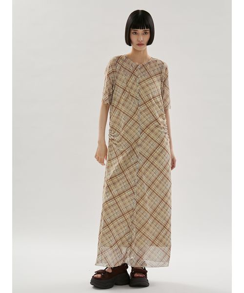 emmi(エミ)の「シアーメッシュチェックワンピース(ワンピース・レディース・イエロー/ライトブルー・1/0)」の4枚目の写真