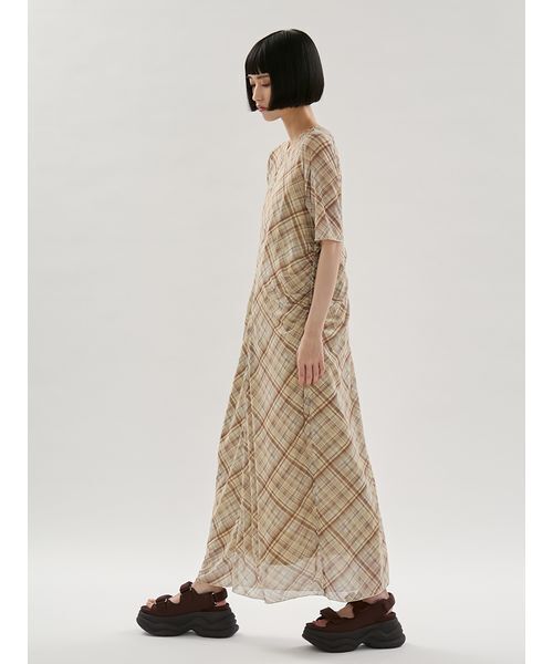 emmi(エミ)の「シアーメッシュチェックワンピース(ワンピース・レディース・イエロー/ライトブルー・1/0)」の6枚目の写真