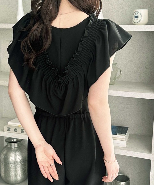 GeeRA（ジーラ）の「マルチＷＡＹフリルサロペット（サロペット/オーバーオール・レディース・ブラック/チャコール・SMALL/MEDIUM/LARGE/X-LARGE）」の5枚目の写真
