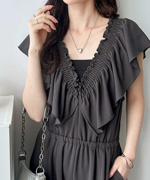 GeeRA（ジーラ）の「マルチＷＡＹフリルサロペット（サロペット/オーバーオール・レディース・ブラック/チャコール・SMALL/MEDIUM/LARGE/X-LARGE）」の10枚目の写真