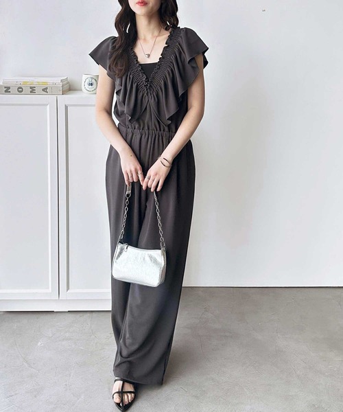 GeeRA（ジーラ）の「マルチＷＡＹフリルサロペット（サロペット/オーバーオール・レディース・ブラック/チャコール・SMALL/MEDIUM/LARGE/X-LARGE）」の16枚目の写真